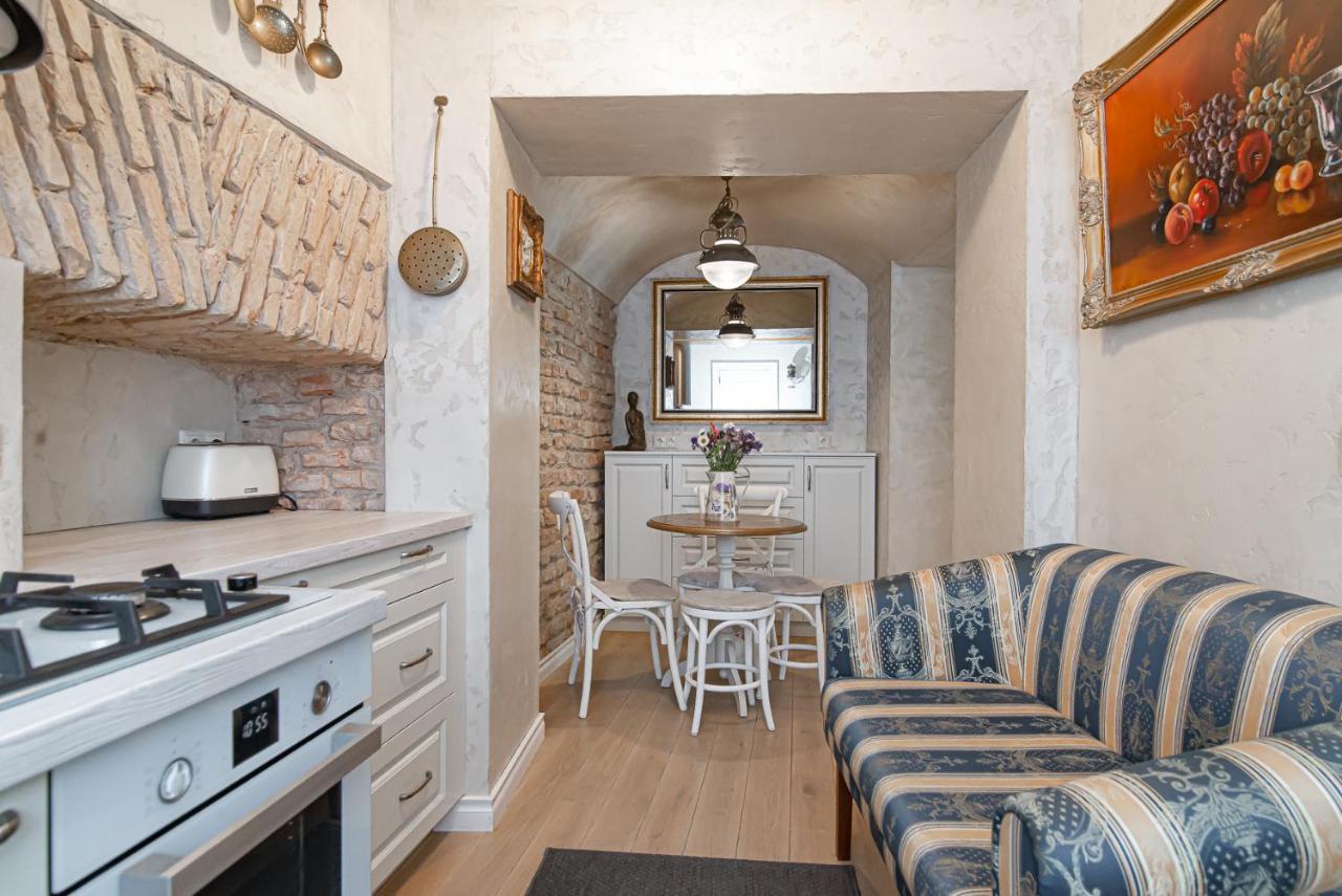 Luxury Apartment In Pilies Street Vilnius Bagian luar foto