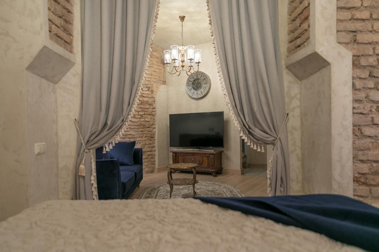 Luxury Apartment In Pilies Street Vilnius Bagian luar foto
