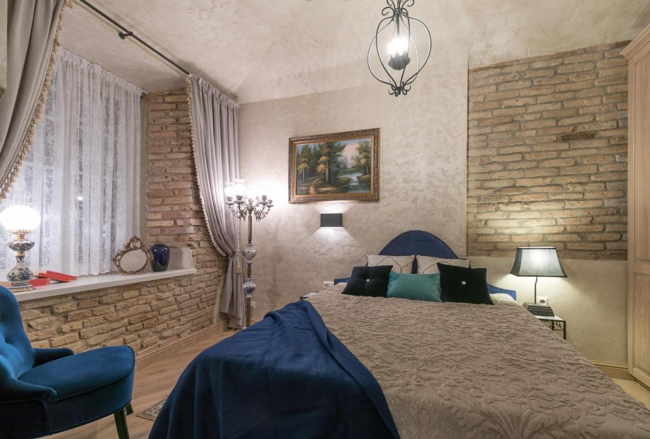Luxury Apartment In Pilies Street Vilnius Bagian luar foto