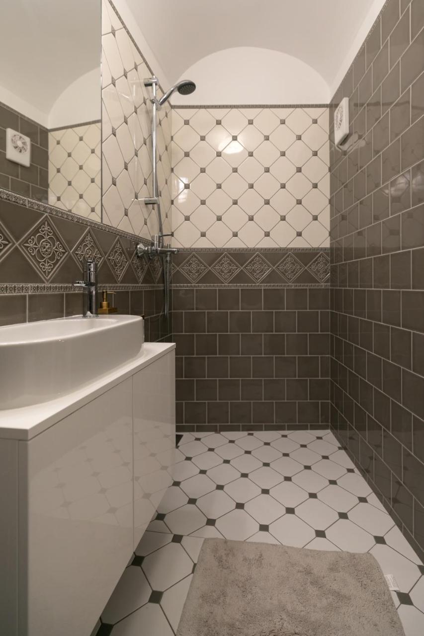 Luxury Apartment In Pilies Street Vilnius Bagian luar foto